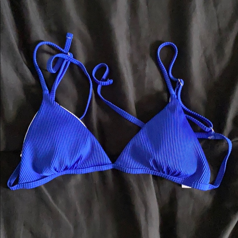 Ribbed bikini top